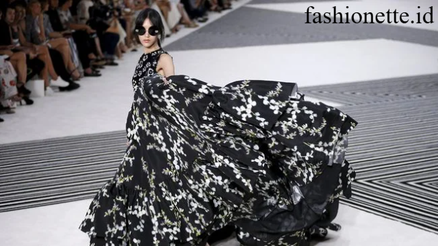 Menyelami Dunia Eksklusif Fashion Haute Couture yang Artistik